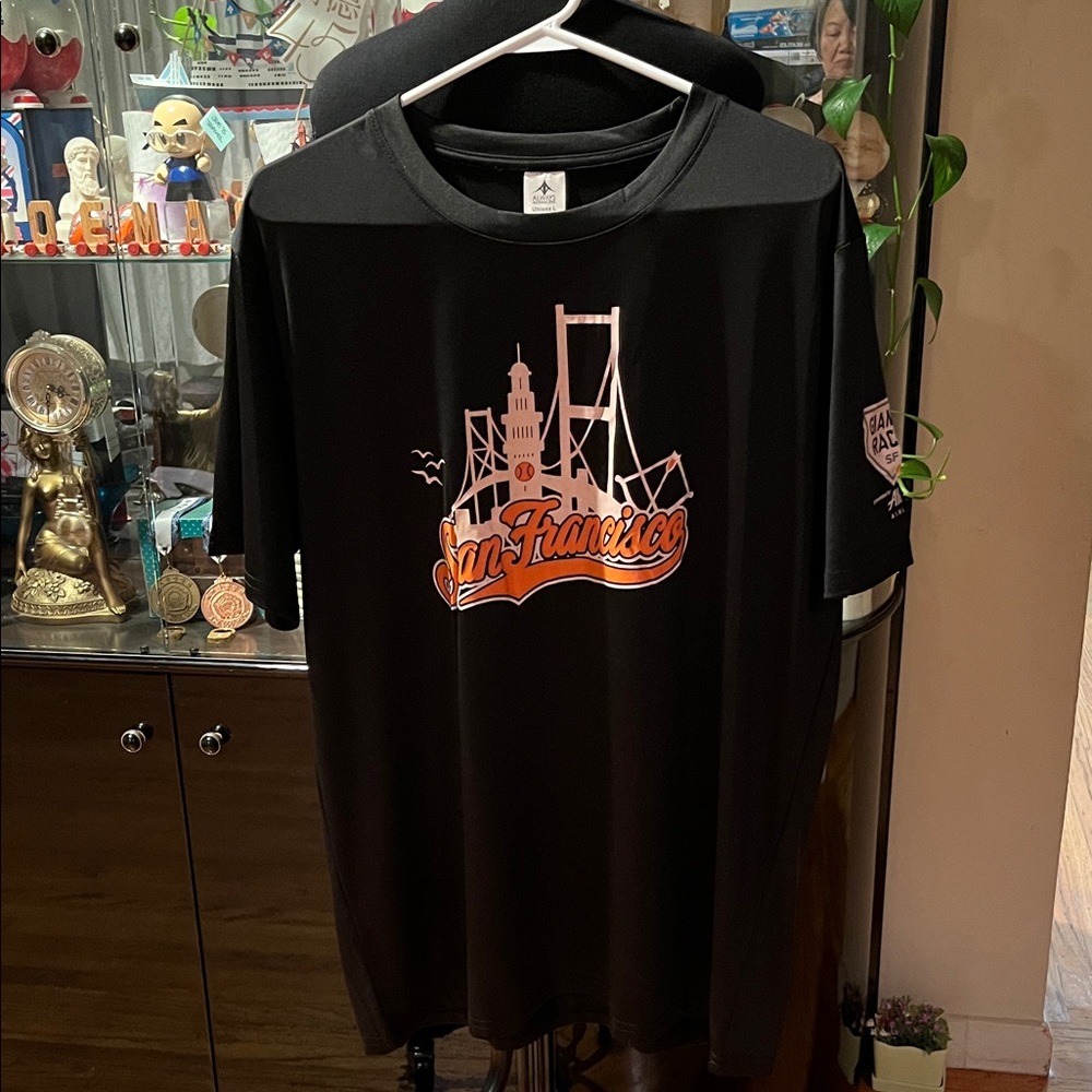 Unisex San Francisco Black T-Shirt